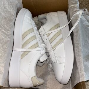 adidas women Grand Court 2.0 Cloudfoam Lifestyle Court Comfort Shoes